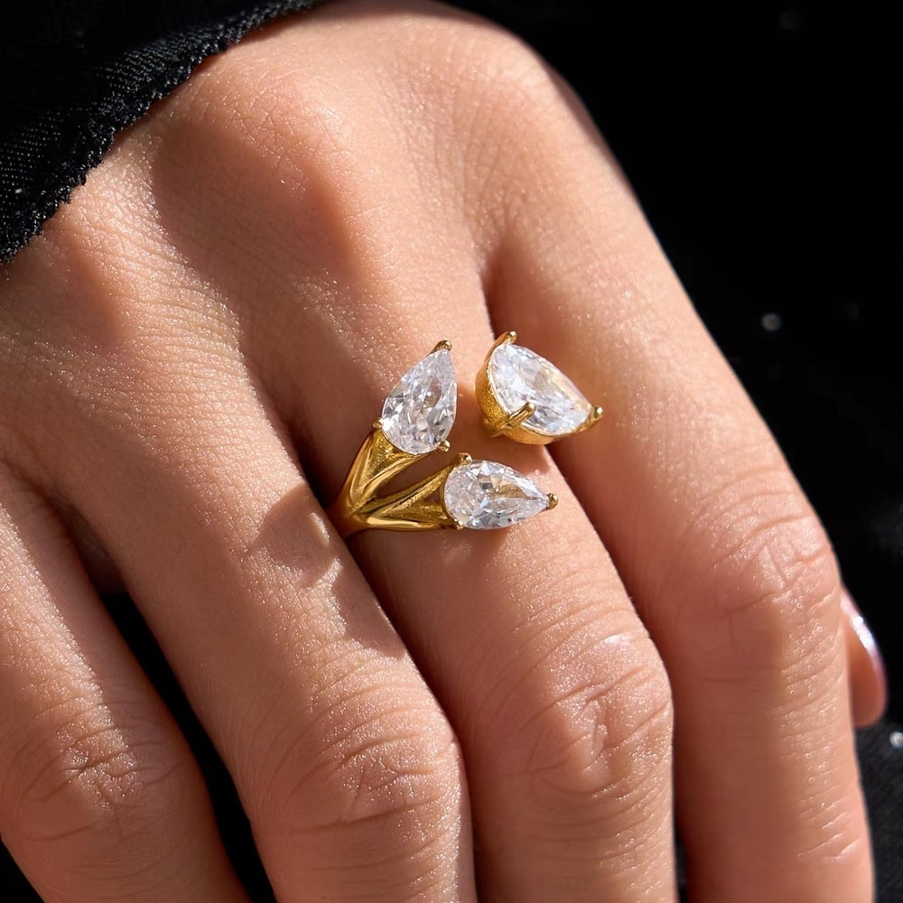 Size 8 | 18K Gold Plated Teardrop CZ Ring